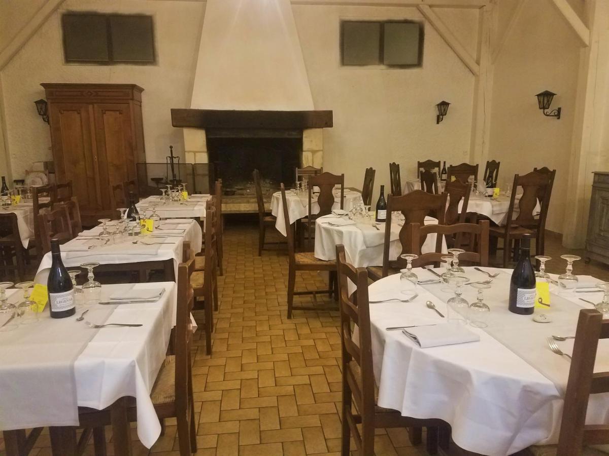 L'Auberge Des Voyageurs Menigoute Экстерьер фото